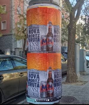 enganxada-de-cartells-barcelona-CERVESES_MORITZ imatge cartells cerveses moritz barcelona