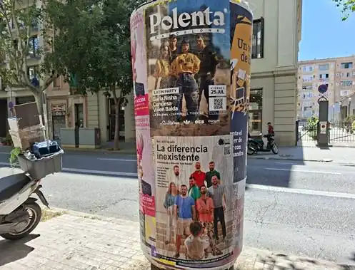 imagenes de campañas de publicidad para discotecas y eventoscon carteles en la ciudadde Barceloa